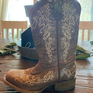 Corral Womens Boots Size 6.5